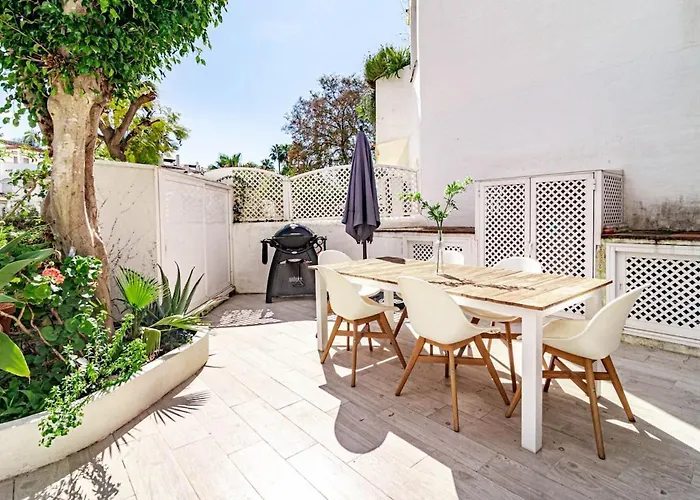 Gc - Spacious Flat In Golden *