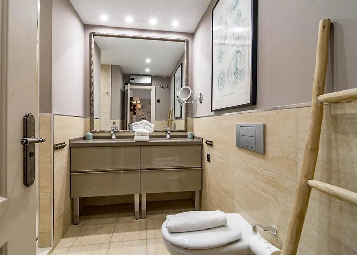 Gc - Spacious Flat In Golden Daire *