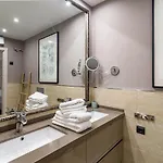 Gc - Spacious Flat In Golden *