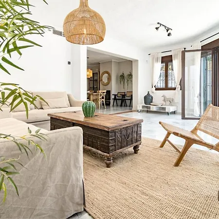 Gc - Spacious Flat In Golden Apartment