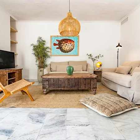 Gc - Spacious Flat In Golden Μαρμπέλλα