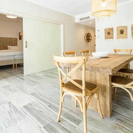 Apartman Gc - Spacious Flat In Golden