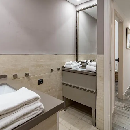 Gc - Spacious Flat In Golden