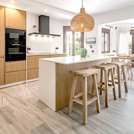 Gc - Spacious Flat In Golden