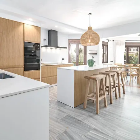 Gc - Spacious Flat In Golden Apartment Marbella