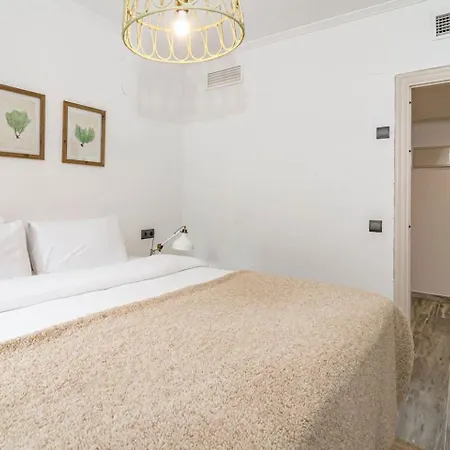 Gc - Spacious Flat In Golden Apartment
