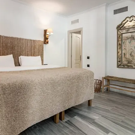 Gc - Spacious Flat In Golden Apartment Marbella