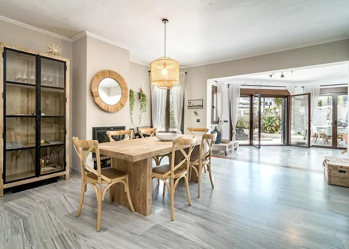 Gc - Spacious Flat In Golden * Μαρμπέλλα