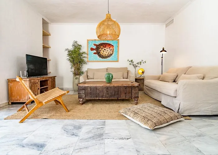 Gc - Spacious Flat In Golden Μαρμπέλλα