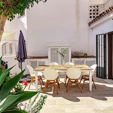 Gc - Spacious Flat In Golden *